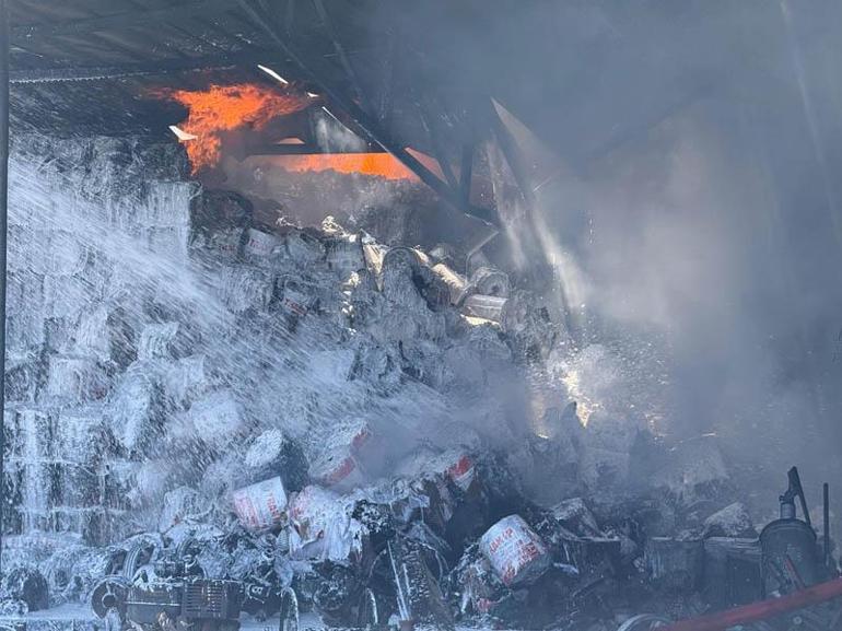 Sakaryada traktör bayisinde yangın