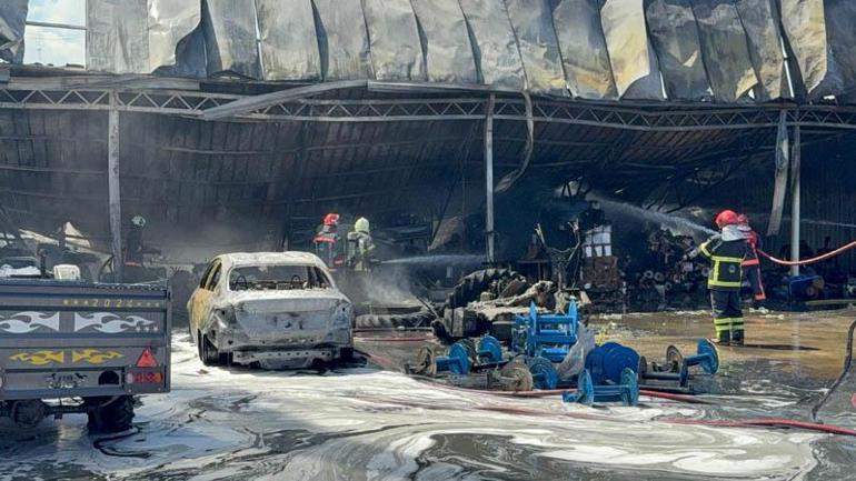 Sakaryada traktör bayisinde yangın