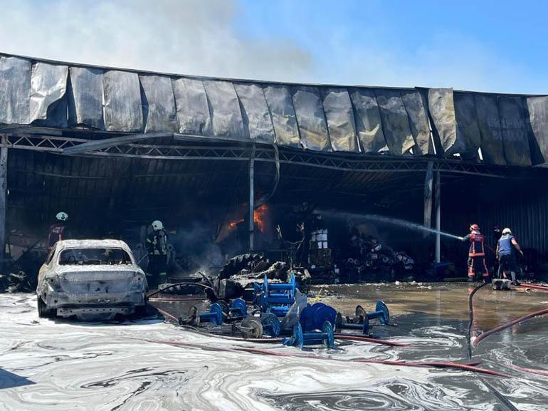 Sakaryada traktör bayisinde yangın