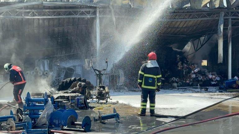 Sakaryada traktör bayisinde yangın