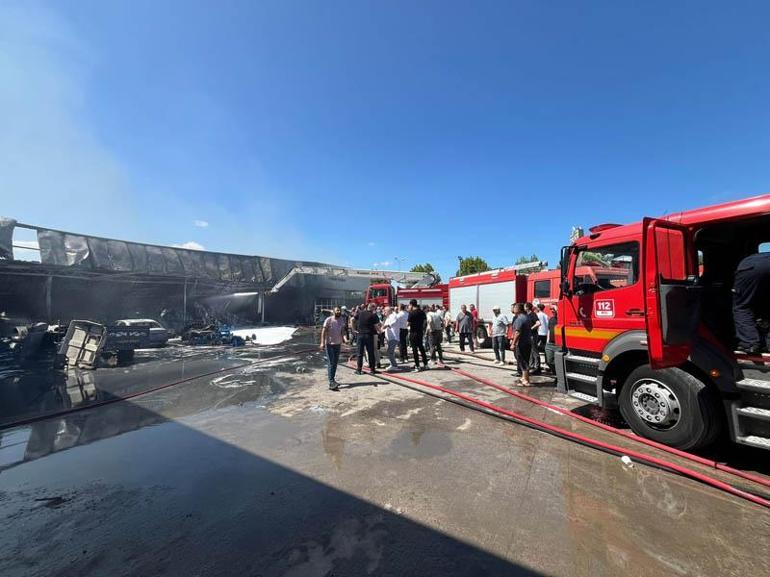 Sakaryada traktör bayisinde yangın