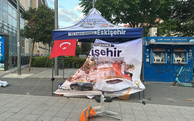 Eskişehir’de AK Parti standına zarar veren şüpheli gözaltına alındı