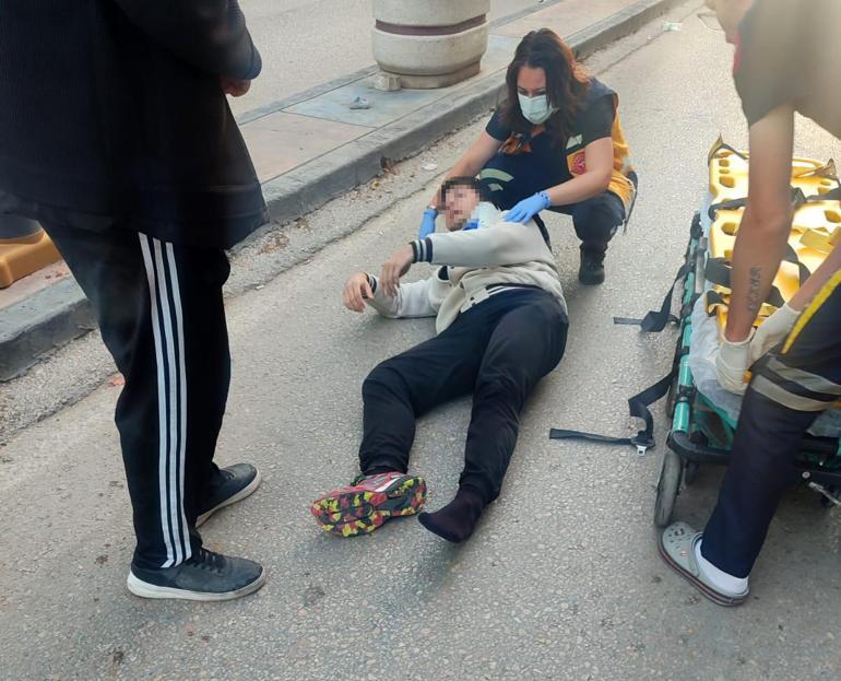 Sokak köpeklerinin saldırdığı motosiklet sürücüsü düşerek yaralandı