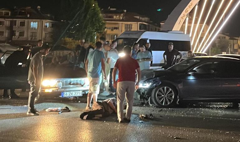 Sakaryada 2 otomobil çarpıştı; 5 yaralı