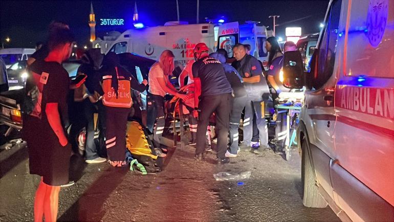 Sakaryada 2 otomobil çarpıştı; 5 yaralı