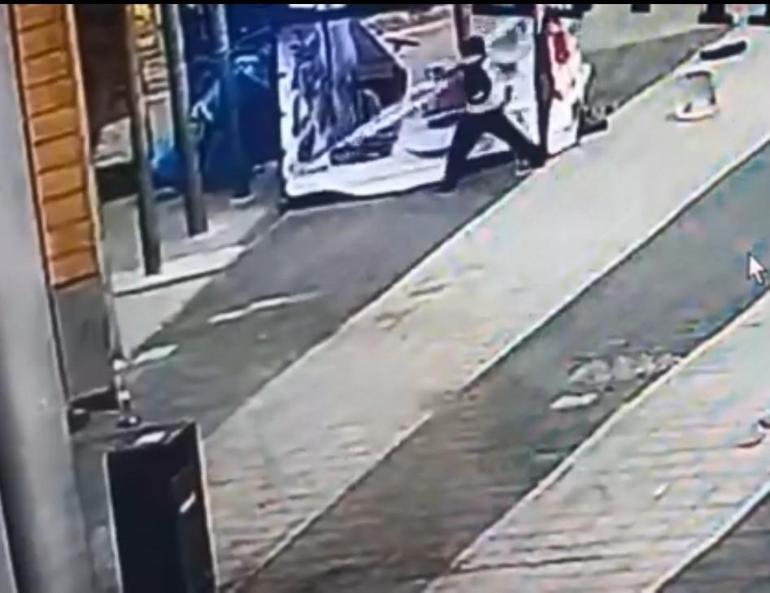 AK Parti standına zarar veren şüpheli tutuklandı