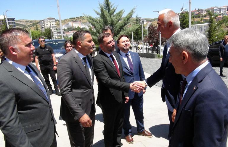 Bakan Ersoy, Yozgatta belediye başkanları ile toplantı yaptı