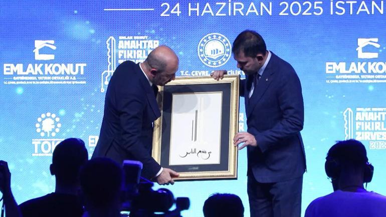 Bakan Kurum : Yıl sonuna kadar evine girmeyen depremzede bırakmayacağız