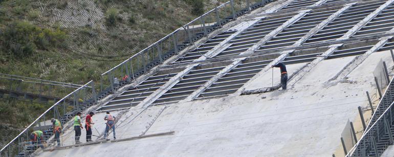 Türkiyenin tek kayakla atlama kulelerinin pistleri ahşapla kaplanacak