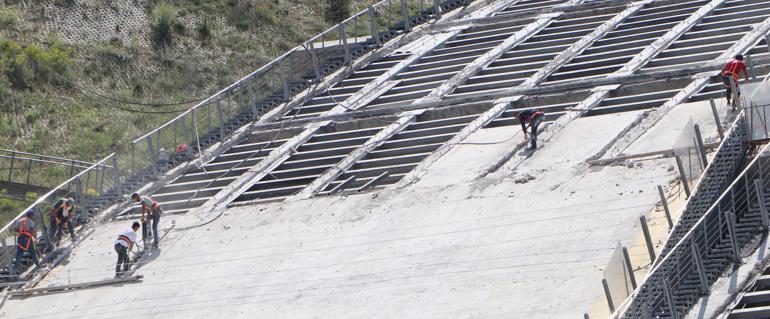 Türkiyenin tek kayakla atlama kulelerinin pistleri ahşapla kaplanacak