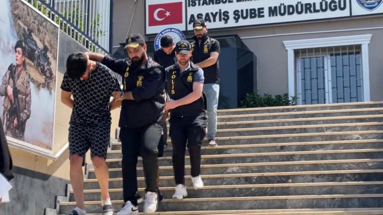 Başakşehirde girdikleri iş yerinde açamadıkları kasayı taşıyarak çaldılar