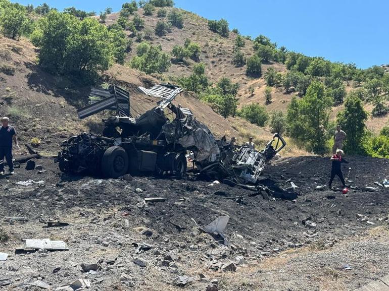 Şarampole devrilen TIRın şoförü öldü