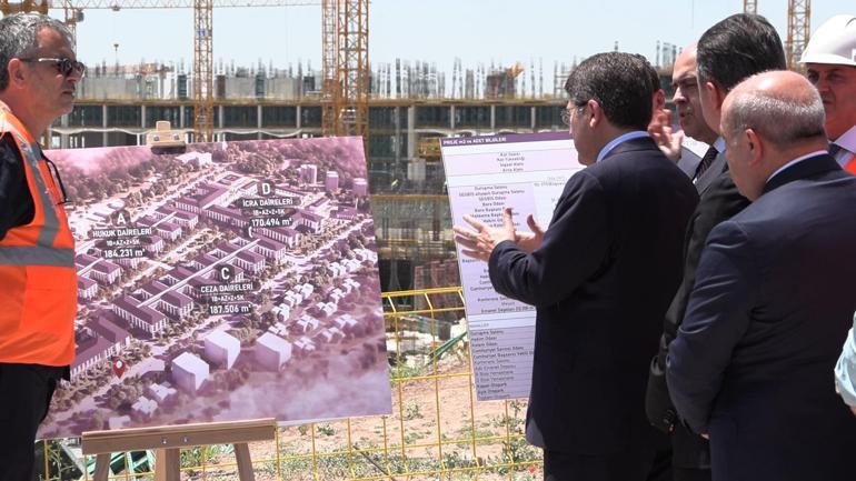 Bakan Tunç, Ankaradaki yeni adalet sarayı şantiyesini ziyaret etti