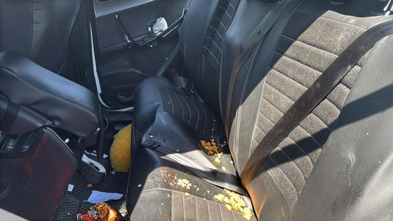 Beton mikseri otomobile çarptı; 2si ağır 4 yaralı