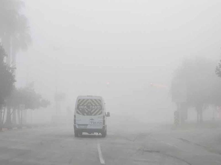 Adanada sabah saatlerinde sis etkili oldu