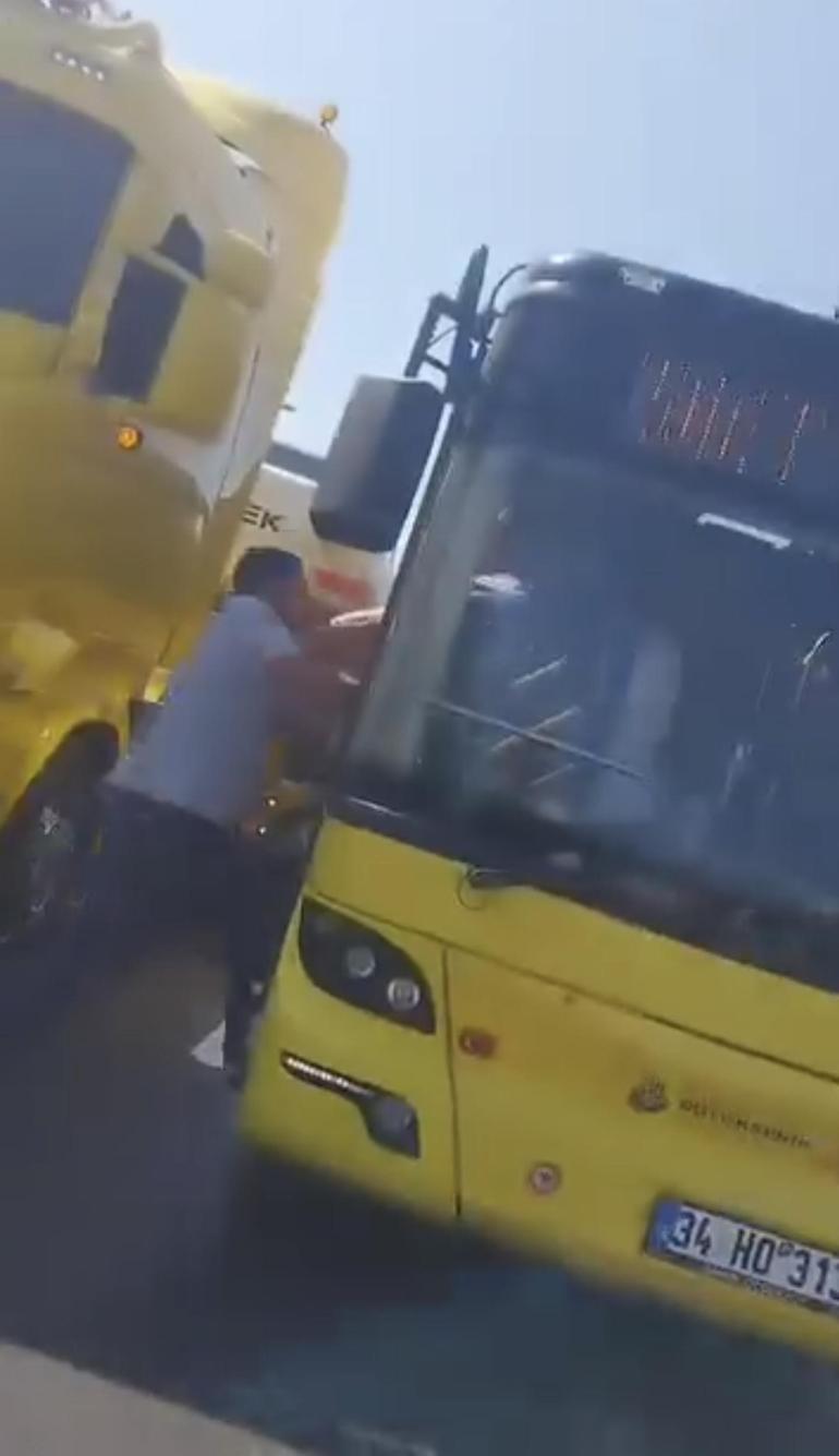 Maltepe D-100 Karayolu’nda TIRdan inip otobüs şoförüne saldırdı