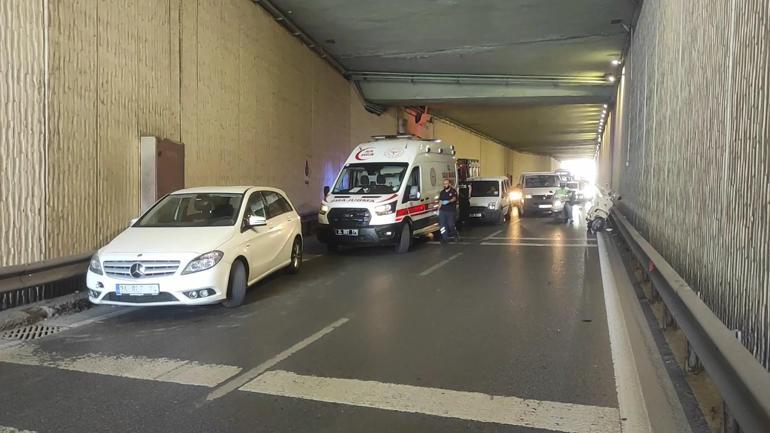 Beşiktaşta otomobile çarpan motosiklet sürücüsü yola savruldu