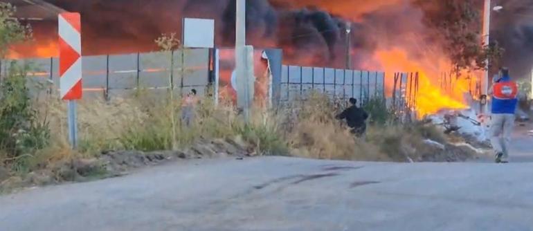 Bursada plastik fabrikasında çıkan yangın söndürüldü