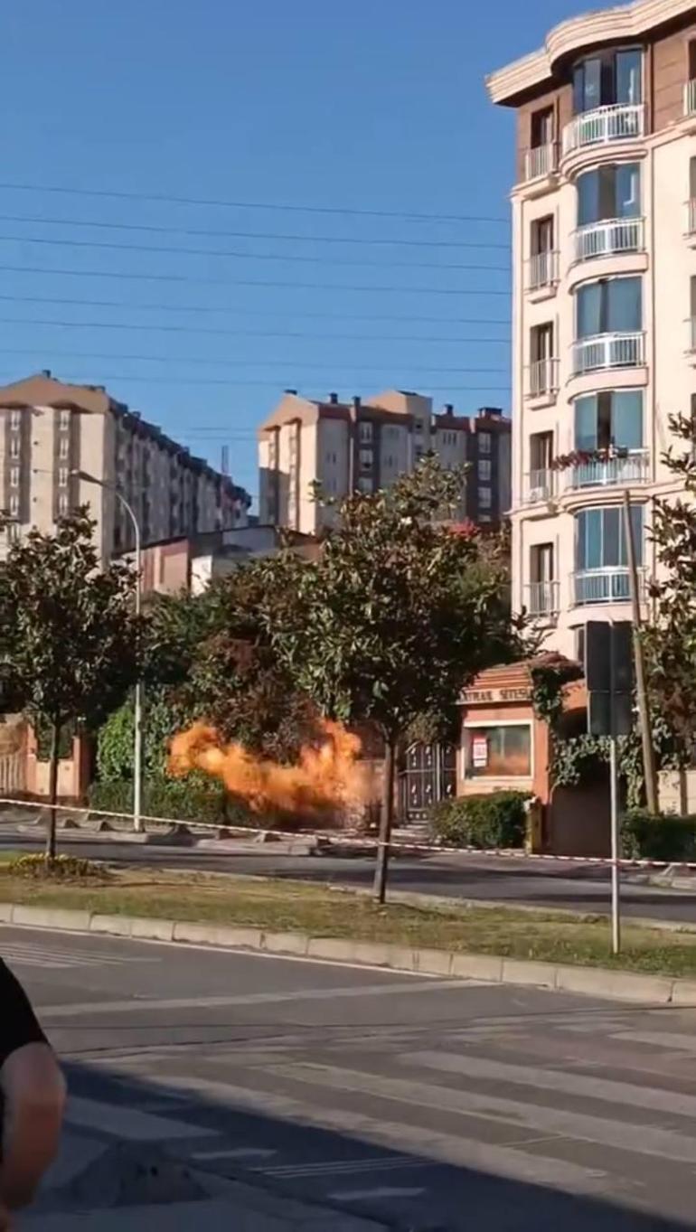 Başakşehir’de yeraltı elektrik kablosundan çıkan yangın doğalgaz kutusuna sıçradı