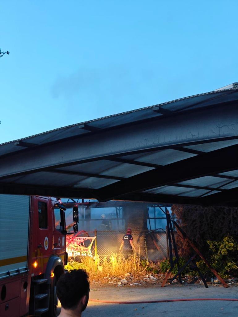 Sakaryada kafede çıkan yangın korkuttu