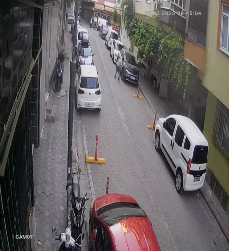 Zeytinburnu’nda sokak sokak dolaşıp araçların lastiklerini bıçakla patlattı