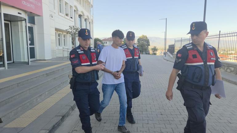 Yol kenarında boğazı kesilmiş cesedi bulunmuştu; 1 gözaltı