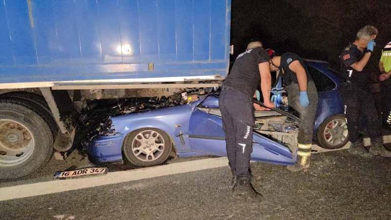 Bursa’da otomobil kamyona çarptı: 1 ölü, 1 ağır yaralı