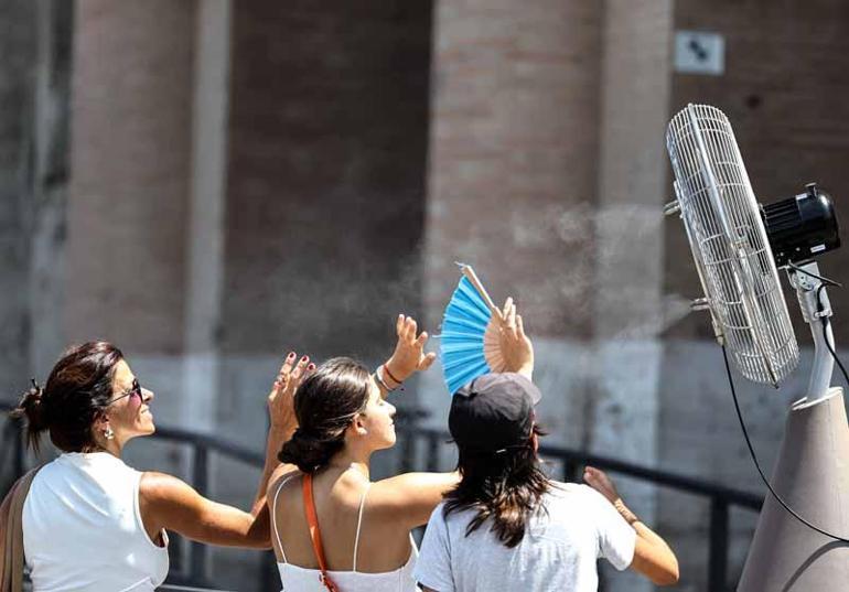 İtalyada aşırı sıcaklar nedeniyle birçok kent için ‘kırmızı’ alarm verildi