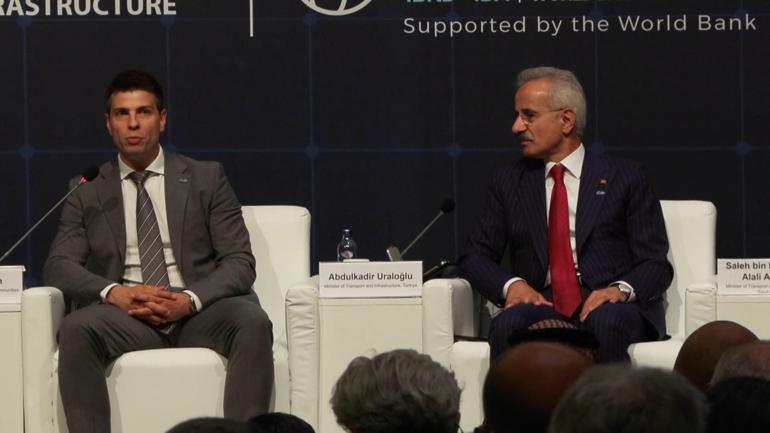 Bakan Uraloğlu: Türkiye doğu batı eksenindeki ulaştırma orta koridorunun merkezinde bulunan bir ülke