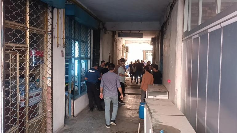 Birlikte içki içtikleri kişiyi öldürüp, kanepeden düştü diye ihbarda bulundular; 3 gözaltı