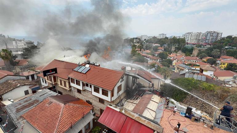 Antalyada tarihi Kaleiçi semtinde yangın