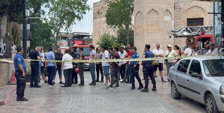 Antalyada tarihi Kaleiçi semtinde yangın