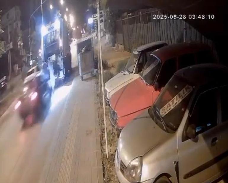 Alkollü sürücünün otomobille çarptığı çöp kamyonundaki 1 işçi öldü, 1 işçi yaralandı