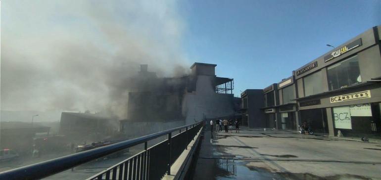 İzmirde 2 ayrı noktada orman yangını