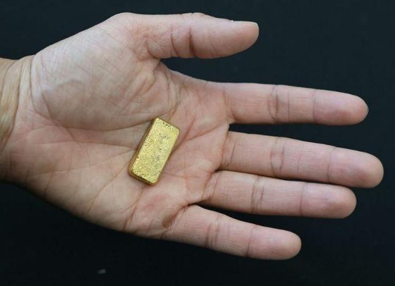 Bilim insanları, eski telefonlardan altın çıkarmanın yolunu buldu