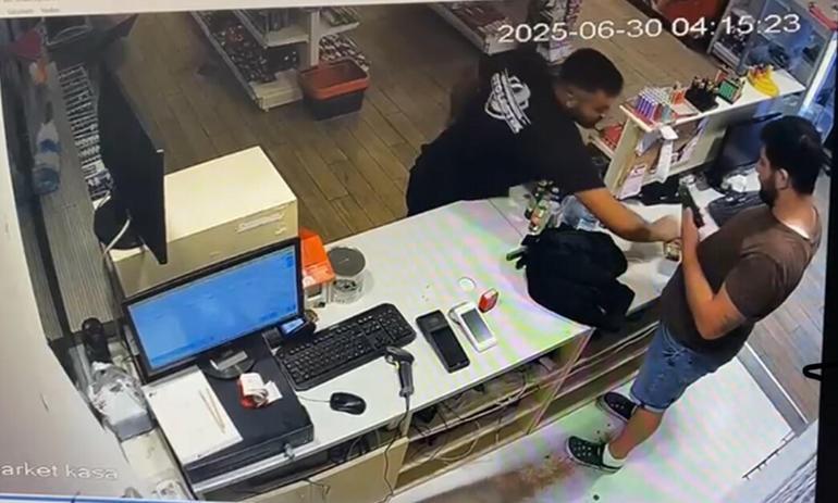 Bodrum’da veresiye sigara vermeyen market çalışanı bıçaklandı; o anlar kamerada