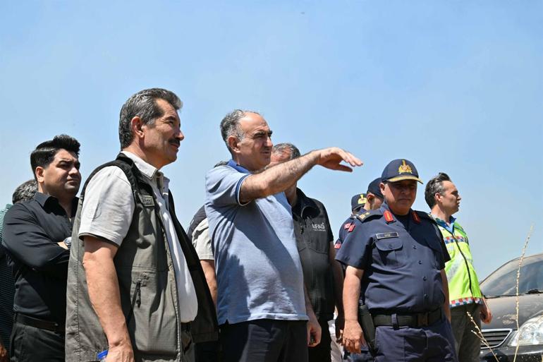 Manisanın 4 ilçesinde yangın; 3 ilçede yangın kontrol altında