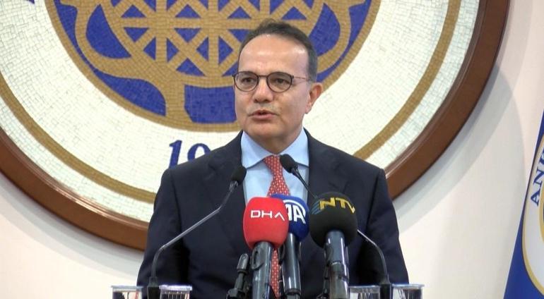 Ankara Üniversitesi Rektörü Ünüvara Macaristandan Liyakat Nişanı