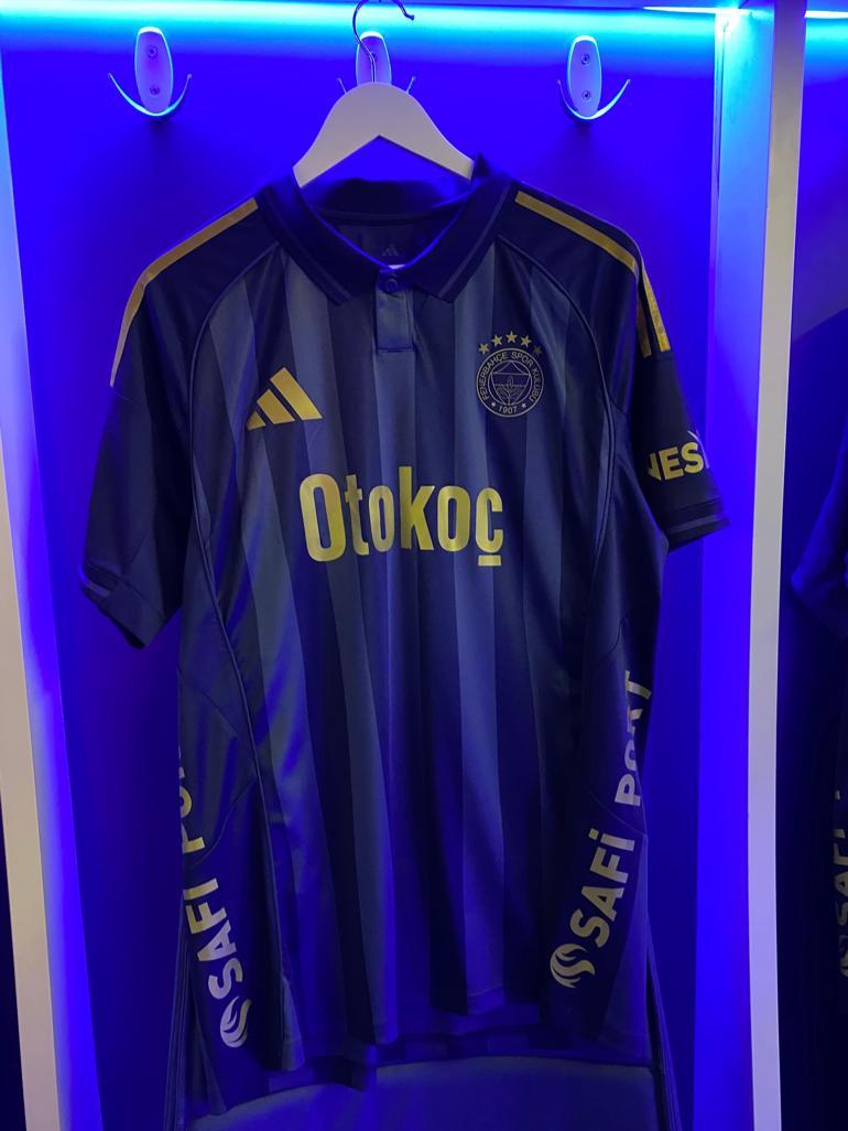 Fenerbahçe’de yeni sezon formaları tanıtıldı