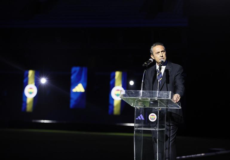 Fenerbahçe’de yeni sezon formaları tanıtıldı