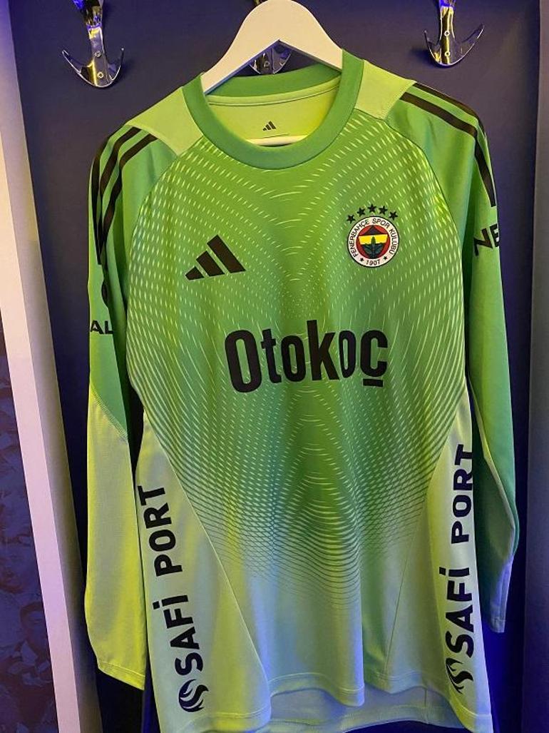Fenerbahçe’de yeni sezon formaları tanıtıldı