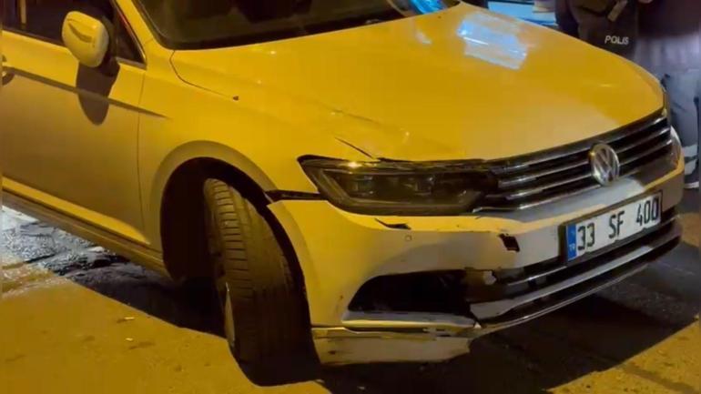 Kadıköy’de motosiklet ile otomobil çarpıştı: 2 yaralı