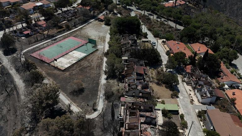 İzmirdeki orman yangınında yanan alanlar ve evler havadan görüntülendi