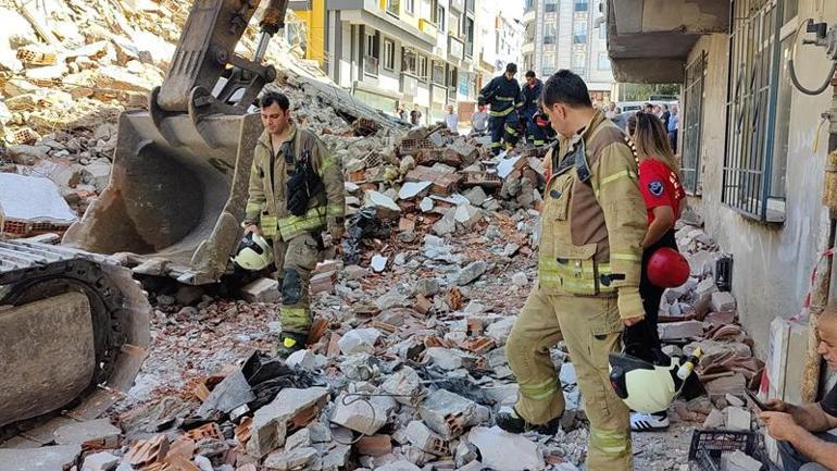 Esenyurtta kontrollü yıkımı yapılan 5 katlı binanın çökme anı kamerada