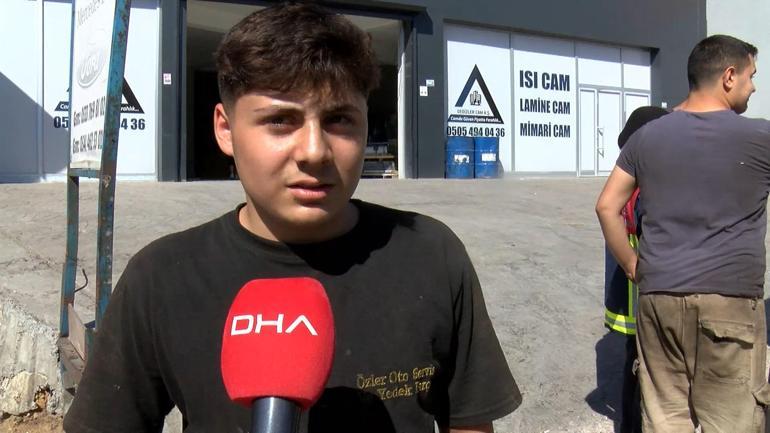 Sultanbeylide kamyonet ile hafif ticari araç çarpıştı: 2 yaralı