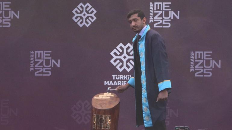 Türkiye Maarif Vakfının 101 öğrencisi, Türk üniversitelerinden mezun oldu