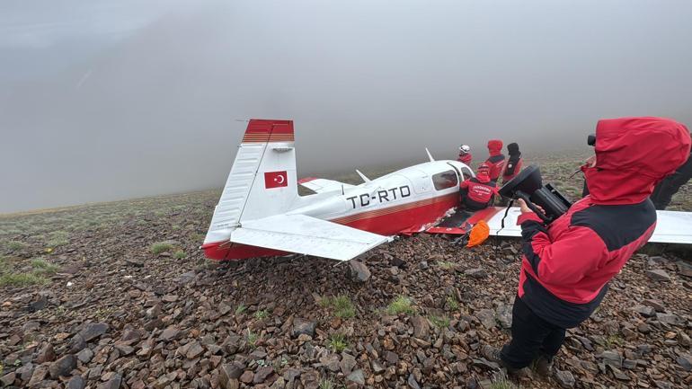 Dünya turuna çıkan pilotun tek motorlu uçağı düştü; pilot öldü, kadın yolcuya sağ ulaşıldı