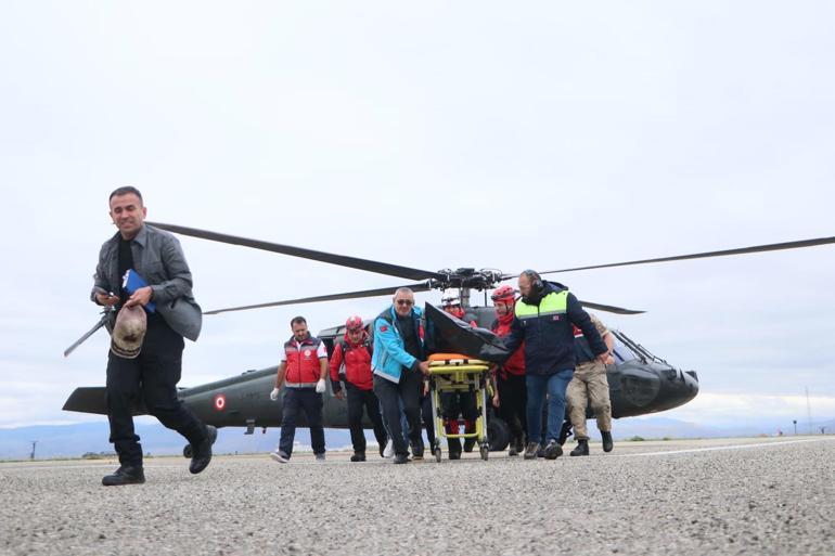 Dünya turuna çıkan pilotun tek motorlu uçağı düştü; pilot öldü, kadın yolcuya sağ ulaşıldı