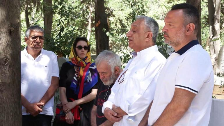 Kemal Sunal, vefatının 25inci yıl dönümünde kabri başında anıldı