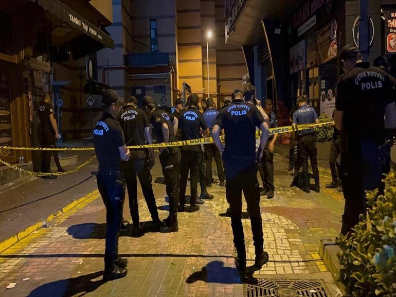 Polisleri silahla tehdit edip üzerlerine yürüyünce bacağından vurulan şüpheli tutuklandı